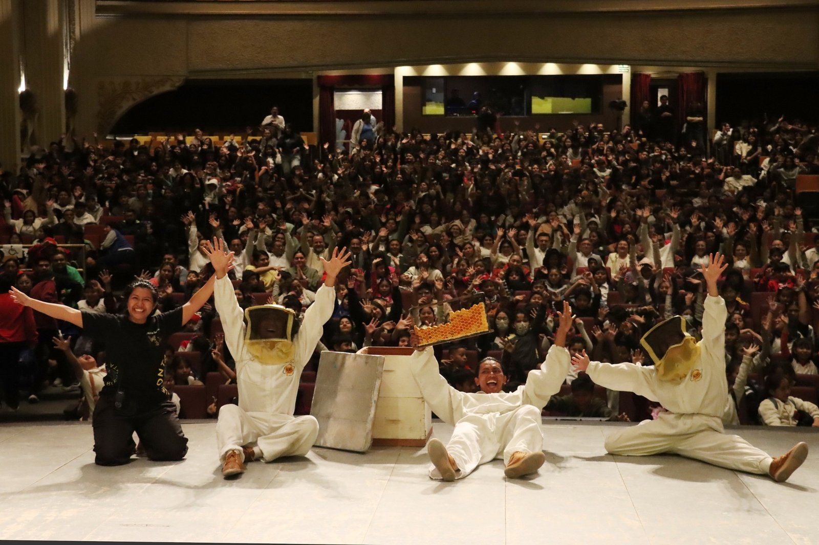 Más de 8 mil estudiantes viven el teatro en Yucatán